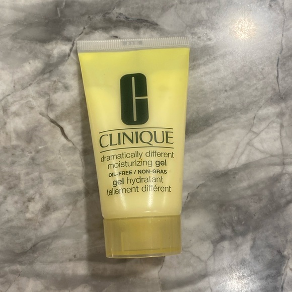 CLINIQUE dramatically different moisturizing gel - Picture 1 of 3